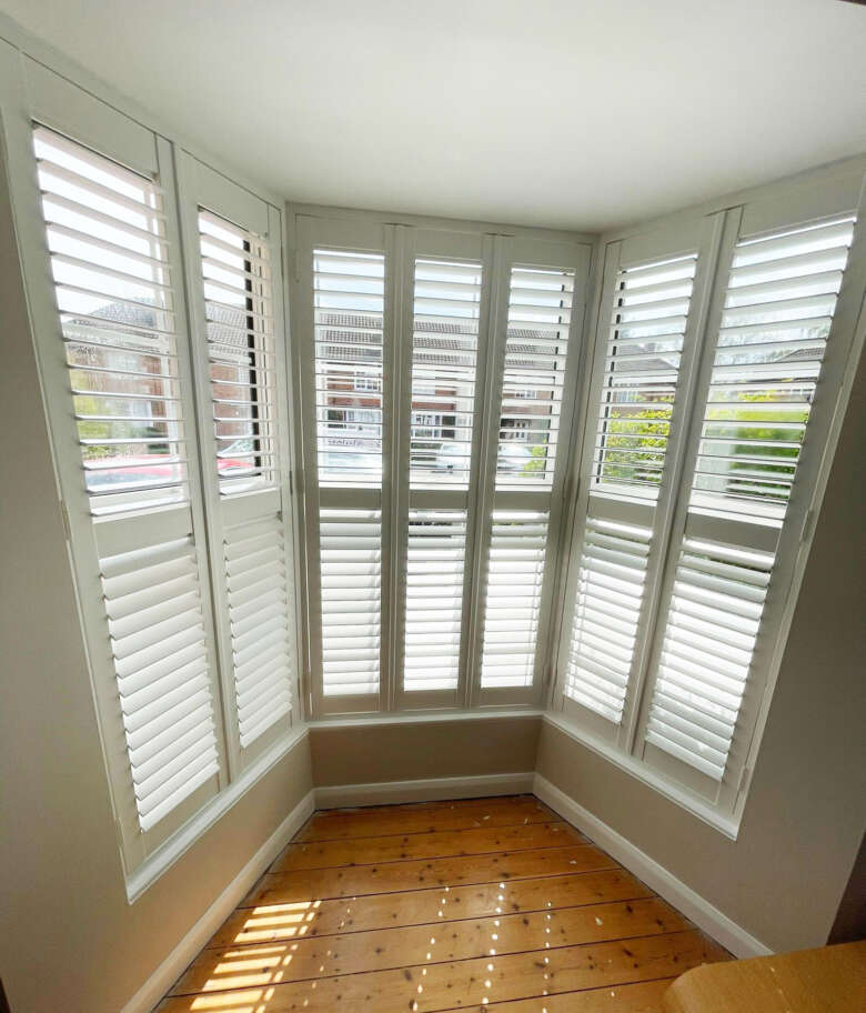 Bay window shutters