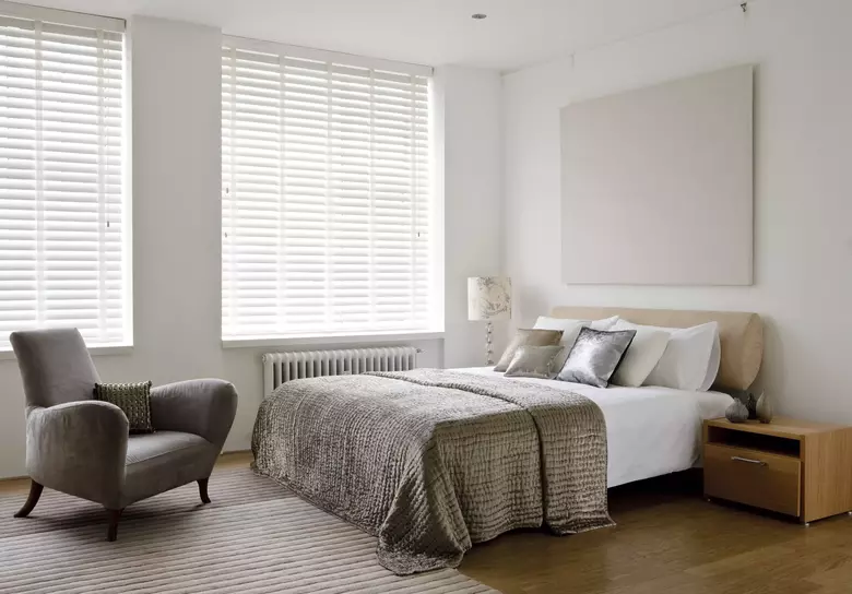 Venetian blinds for bedroom